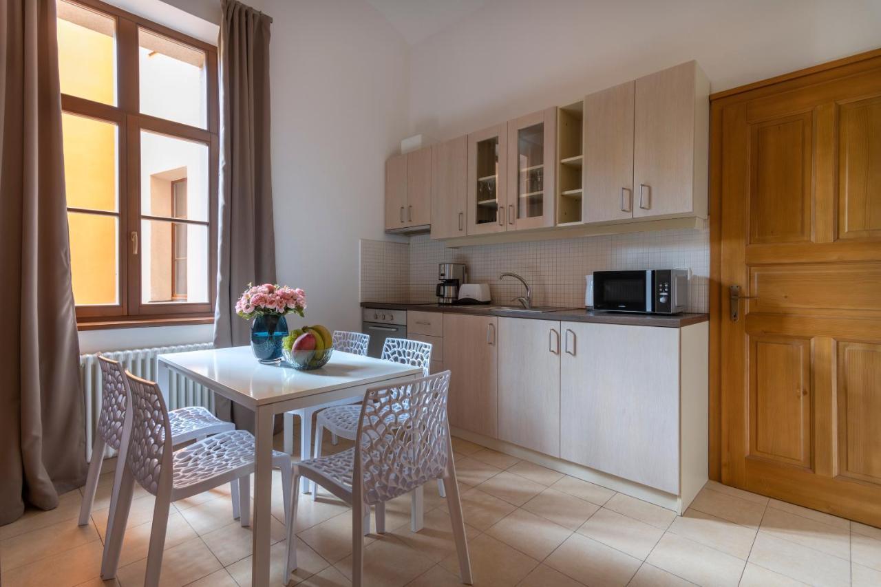 Bohemian Dreams Apartments And Suites By Dwellfort Prague Exterior photo