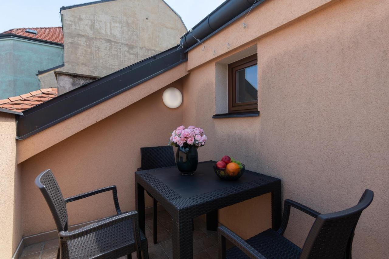 Bohemian Dreams Apartments And Suites By Dwellfort Prague Exterior photo