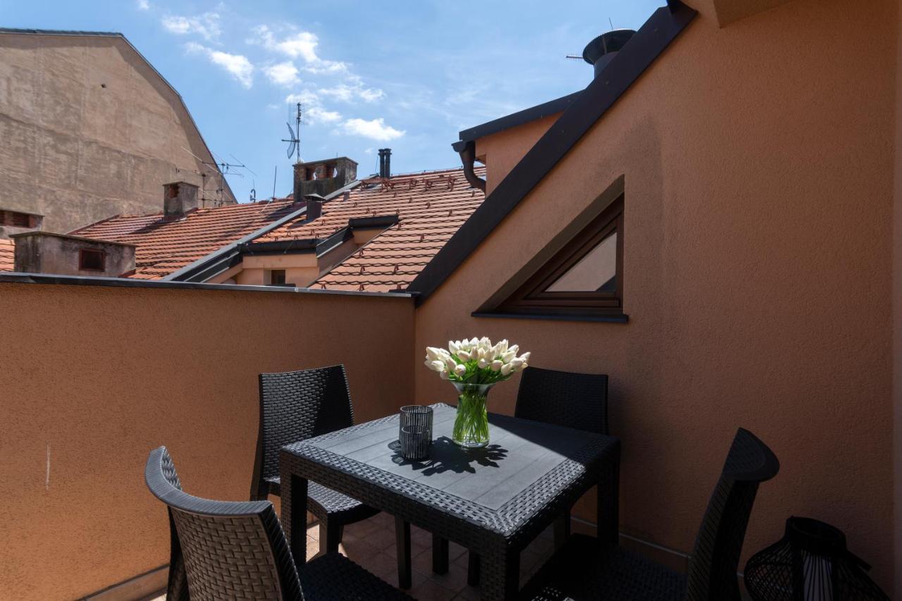 Bohemian Dreams Apartments And Suites Prague Exterior photo