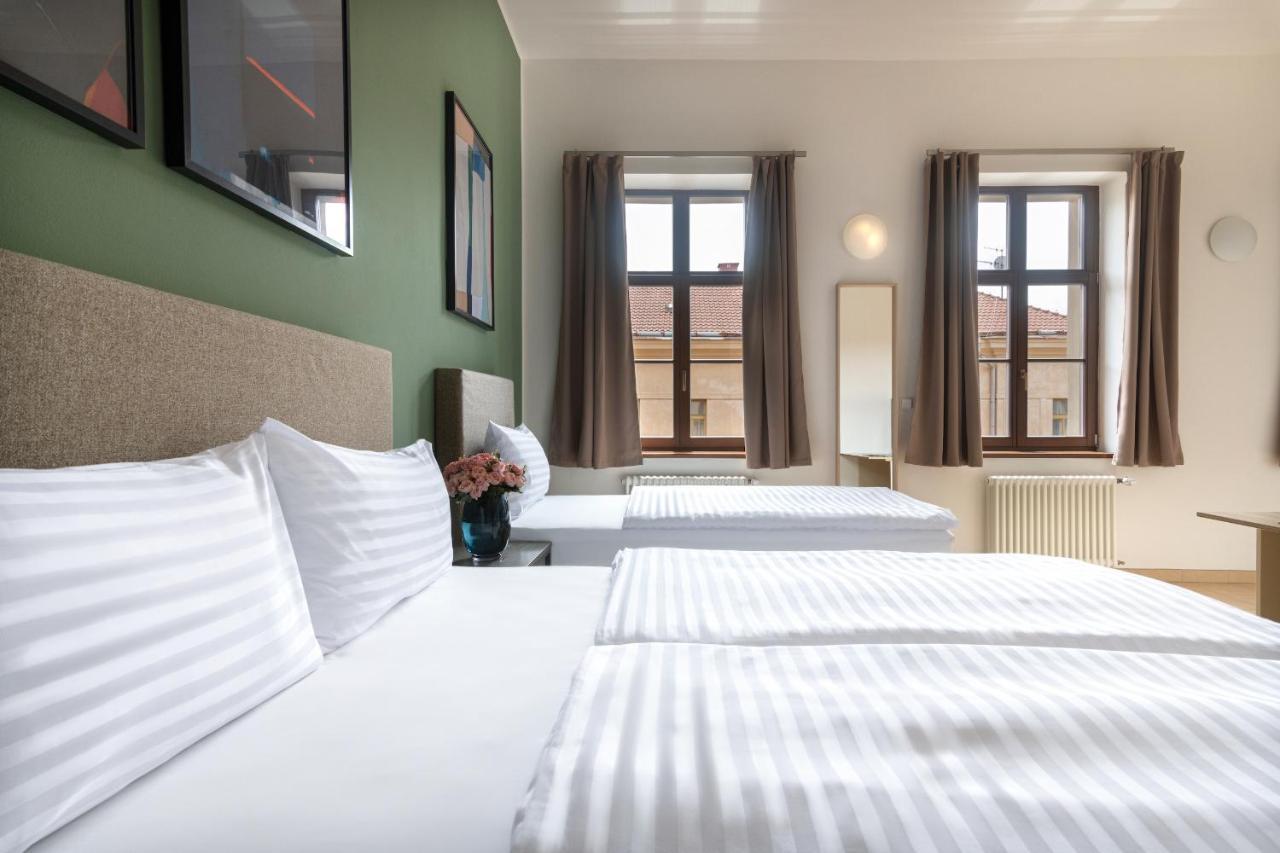 Bohemian Dreams Apartments And Suites By Dwellfort Prague Exterior photo