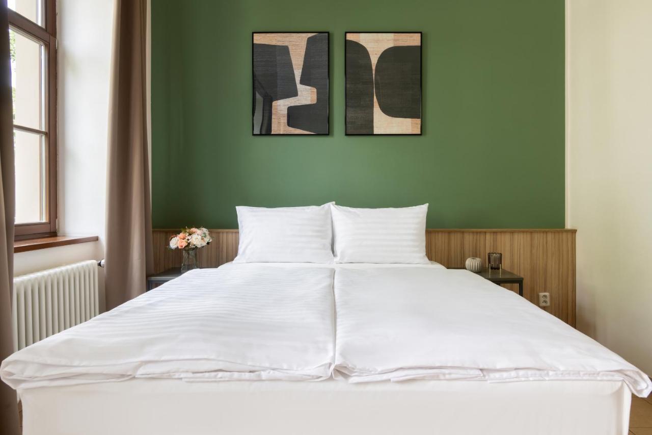 Bohemian Dreams Apartments And Suites By Dwellfort Prague Exterior photo