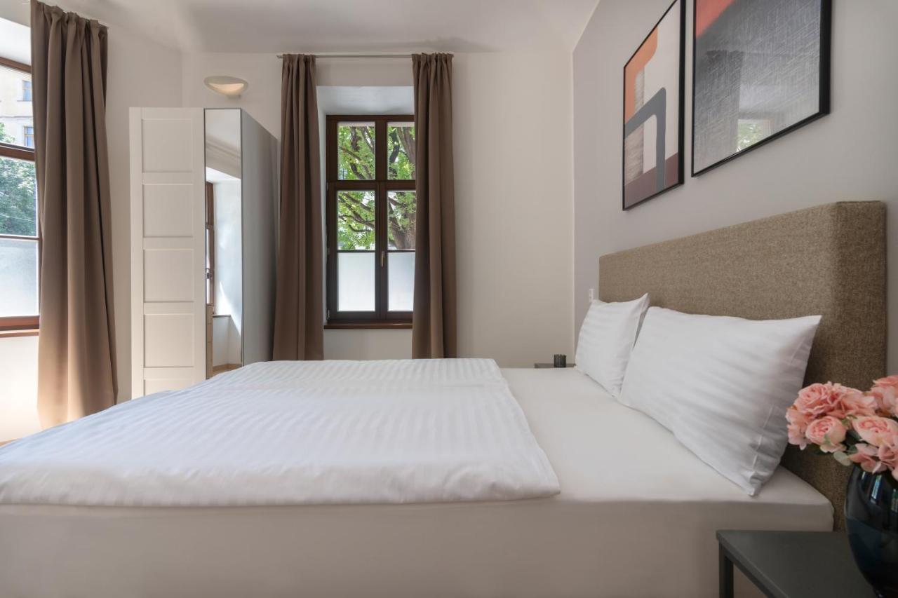 Bohemian Dreams Apartments And Suites By Dwellfort Prague Exterior photo