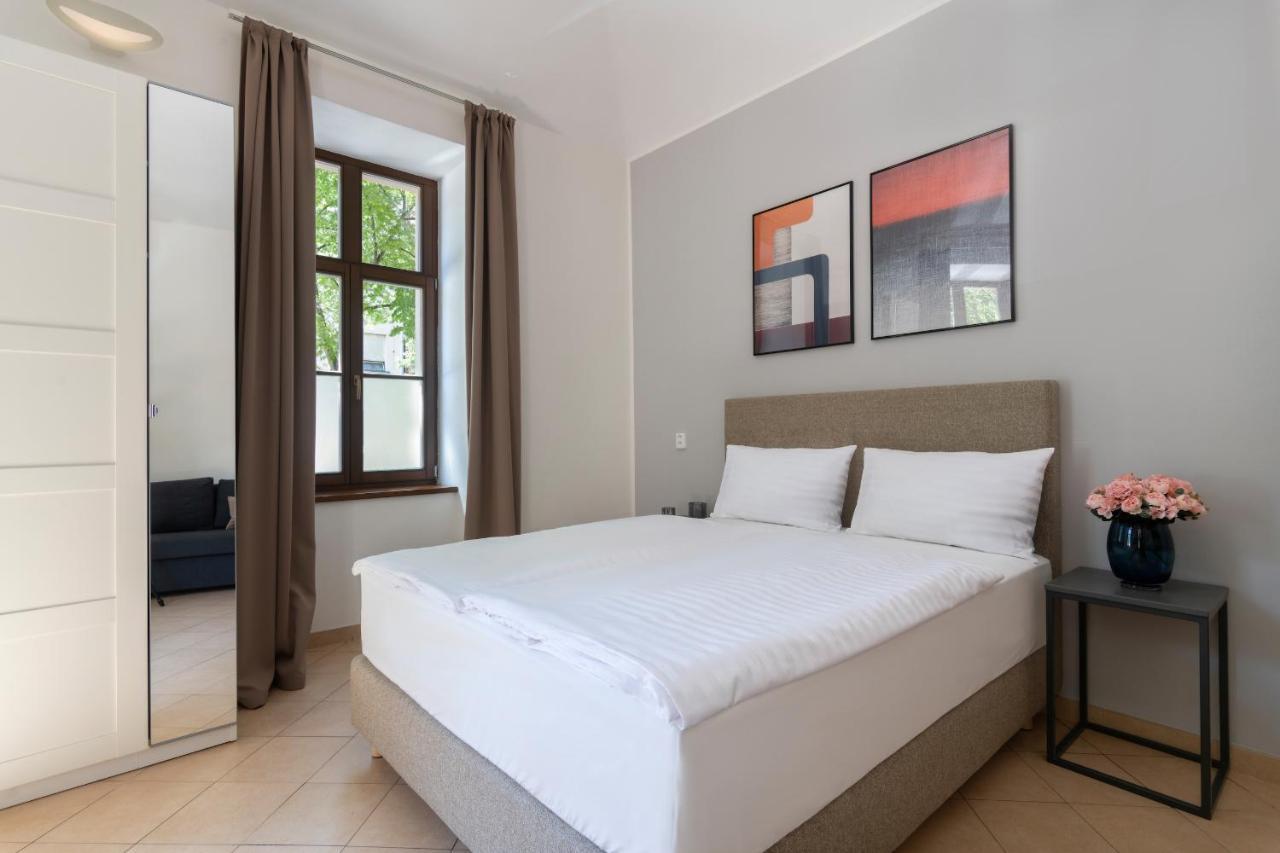 Bohemian Dreams Apartments And Suites By Dwellfort Prague Exterior photo